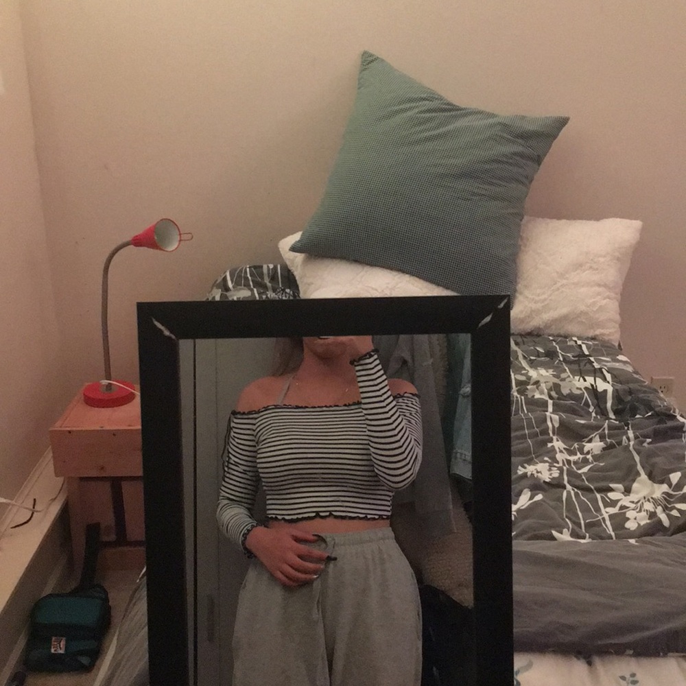 Stripped off the shoulders top